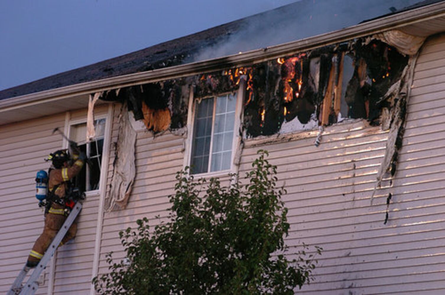 Xenia apartment complex fire