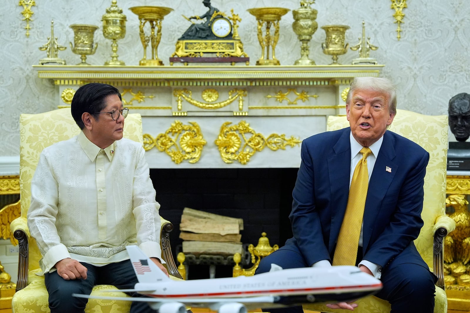 President Donald Trump meets with Philippine President Ferdinand Marcos Jr., in the Oval Office of the White House, Tuesday, July 22, 2025, in Washington. (AP Photo/Alex Brandon)