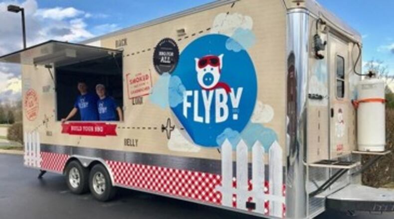 Oakwood officials passed an ordinance Monday that allows food trucks to do business on city streets for the first time, but the newly passed ordinance puts more restrictions on the practice.