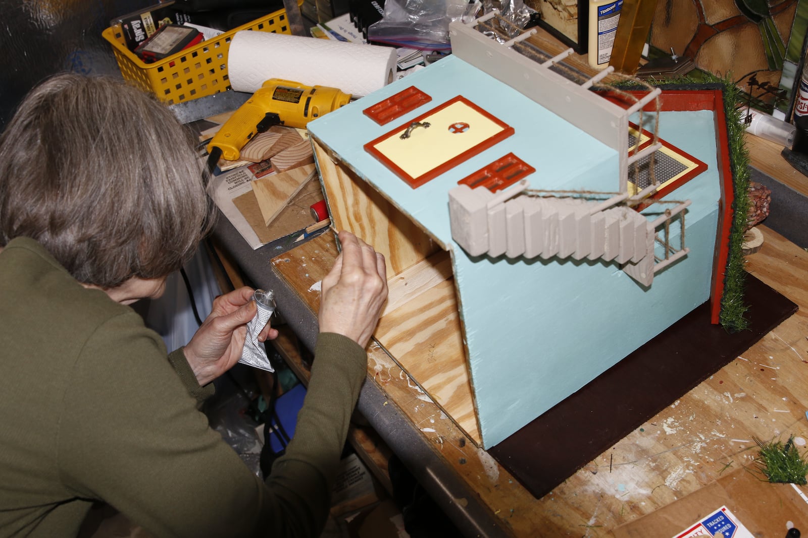 The "divas" spend months creating tiny homes for the trail.
Photo: Dave Andersen.