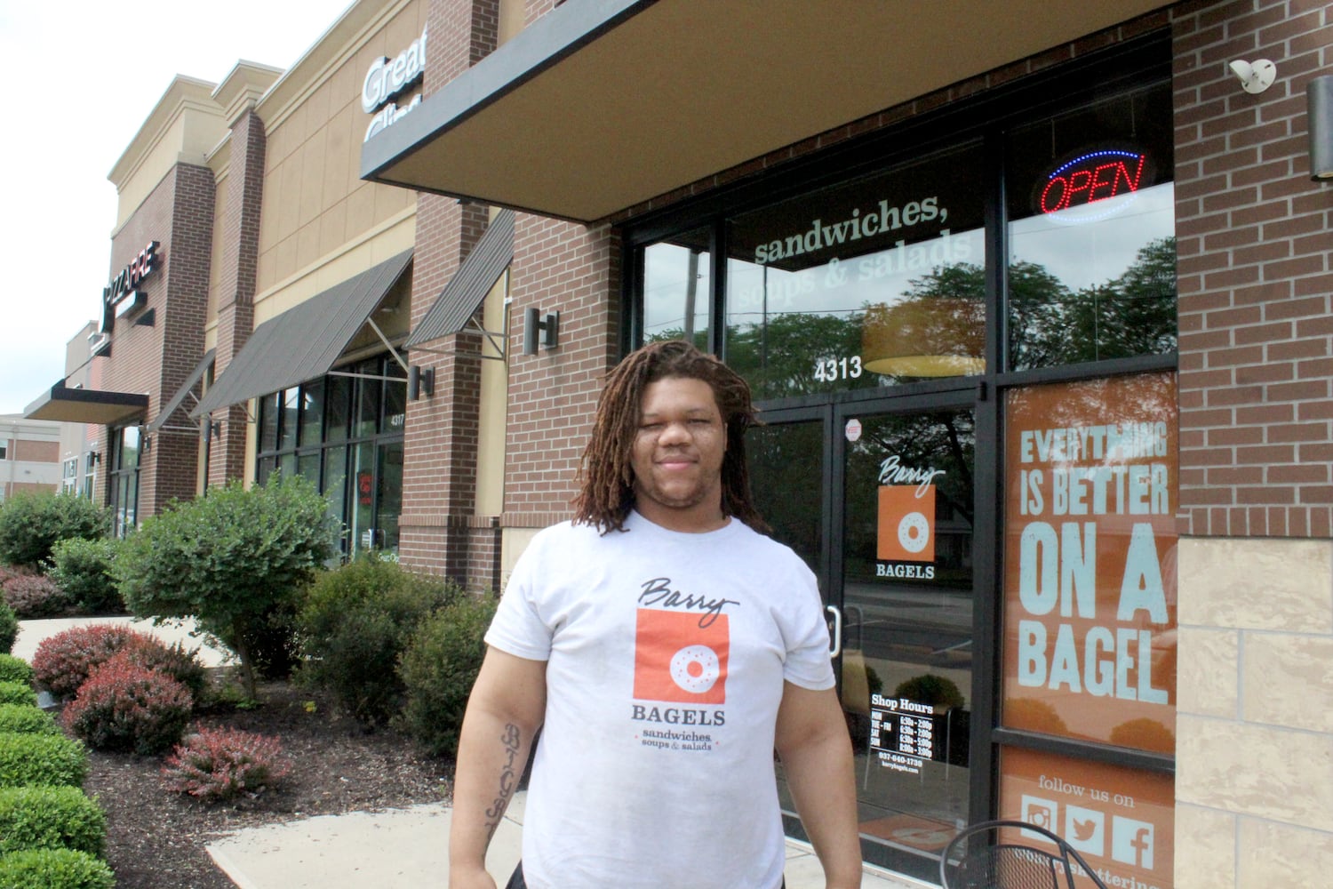 Photos restaurant worker called unsung hero for helping others during Memorial Day tornadoes
