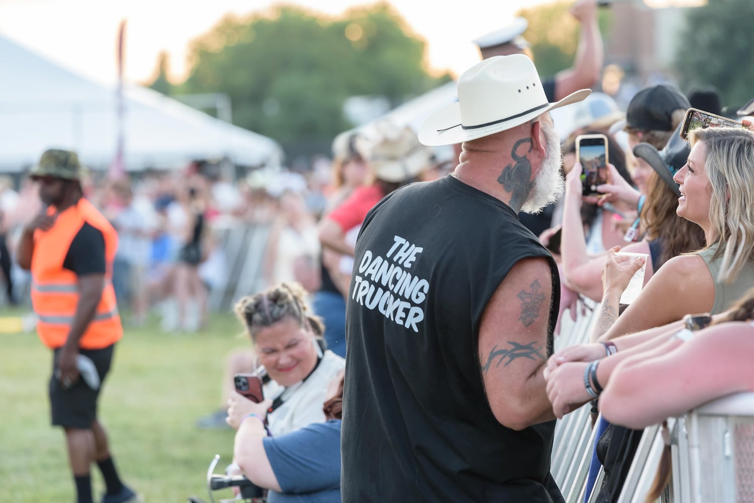 PHOTOS: Carrie Underwood & Shaboozey at the 2025 Voices of America Country Music Fest