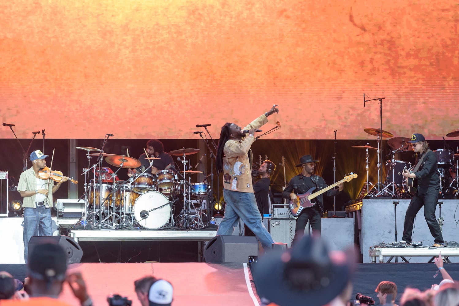 PHOTOS: Carrie Underwood & Shaboozey at the 2025 Voices of America Country Music Fest