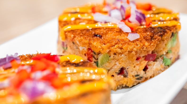 Loose Ends Brewing has released its new spring and summer menu offering a fresh twist on some of their classic dishes, as well as incorporating vibrant flavors and seasonal ingredients (Photo Courtesy: Steve Shutter Photography).