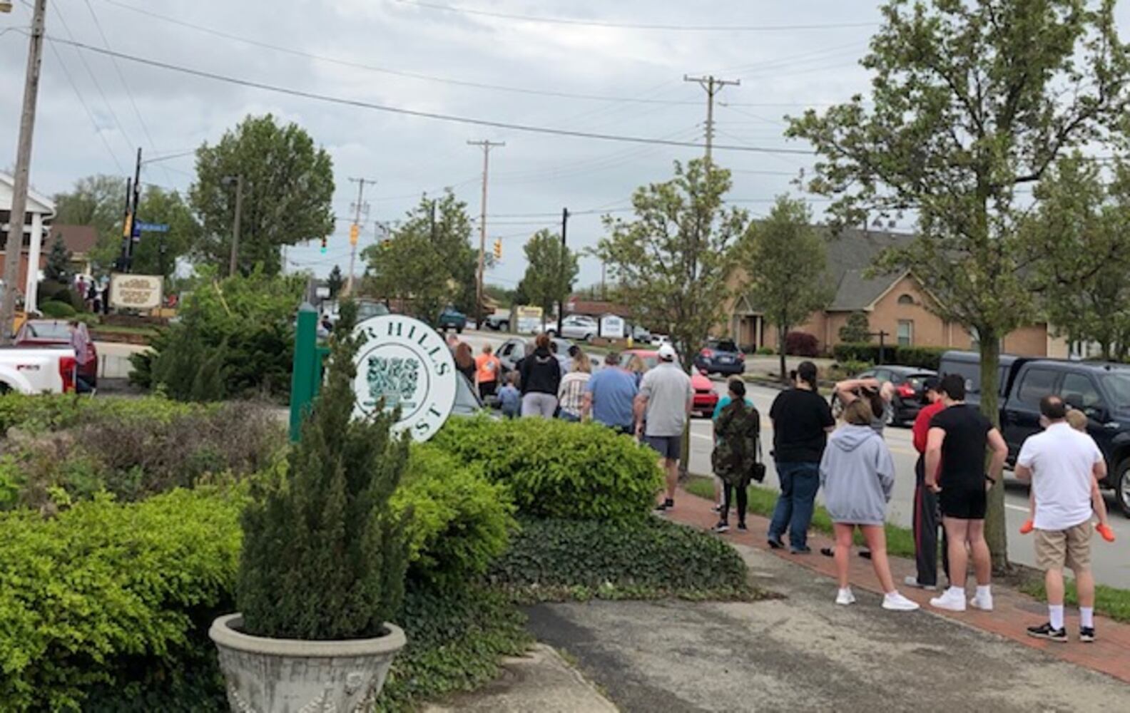 PHOTOS: Bill’s Donut Shop reopens, and here’s how people reacted