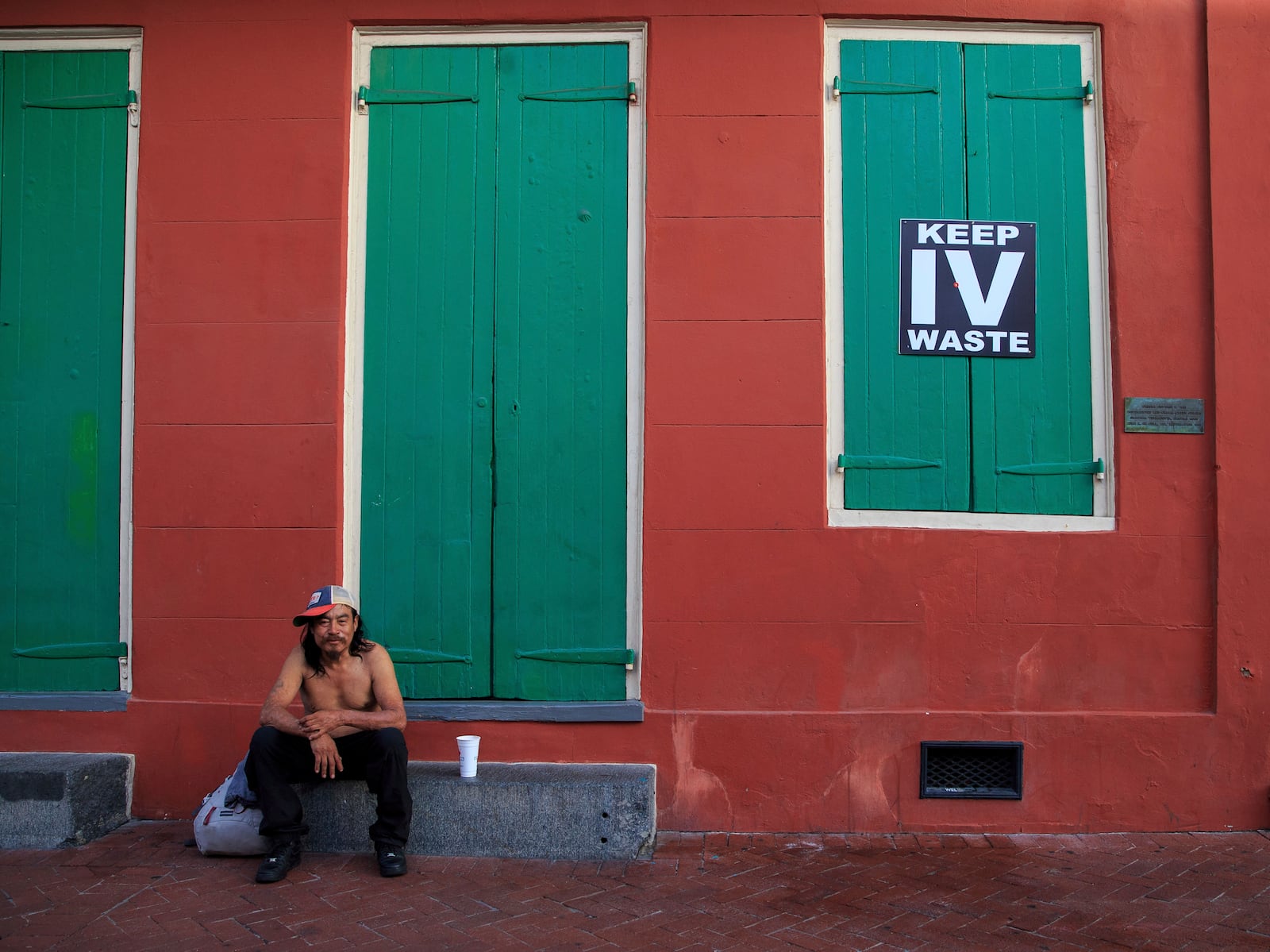 Keep IV Waste signs are posted throughout the New Orleans French Quarter and CBD, Monday, July 21, 2025. (David Grunfeld/The Times-Picayune/The New Orleans Advocate via AP)