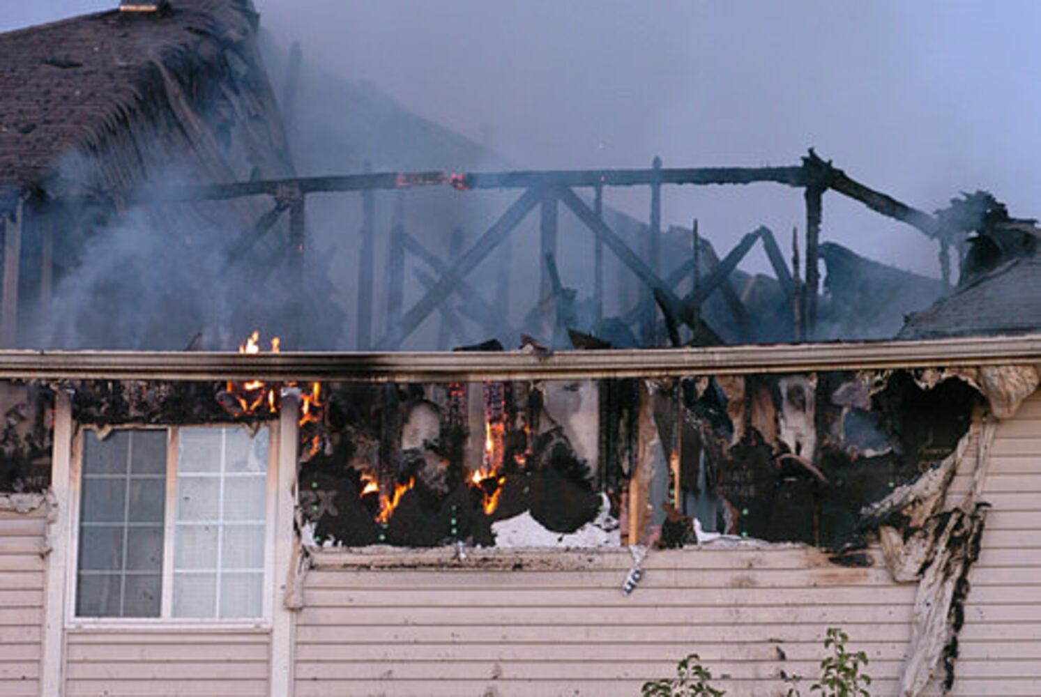 Xenia apartment complex fire