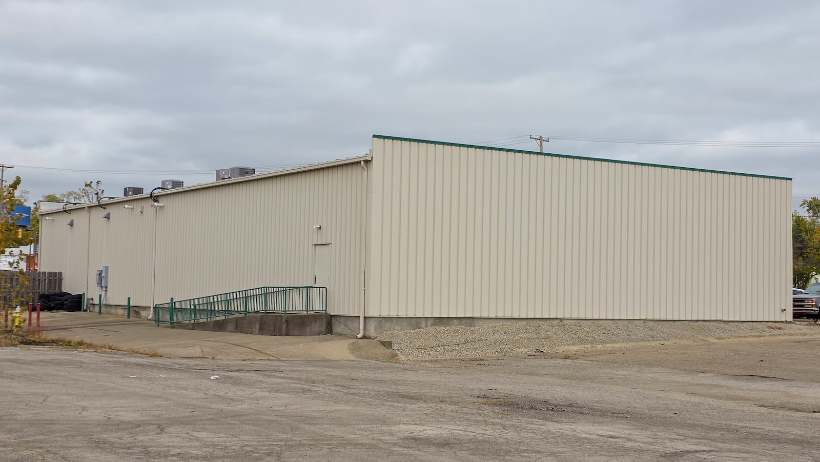 A developer wants to open an international grocery store at 3970 Salem Avenue in Trotwood in a multi-tenant building that features an O'Reilly Auto Parts in the front. BRYANT BILLING/STAFF