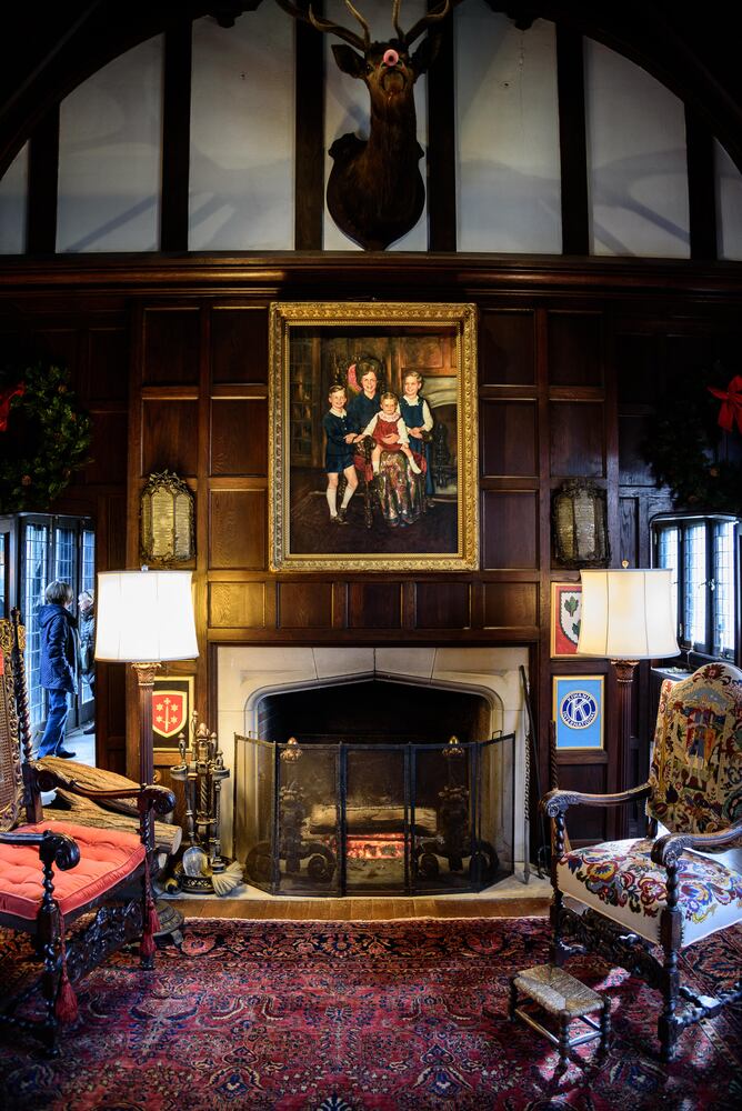 PHOTOS: Inside gorgeous Oakwood homes decorated for its very first  holiday home tour