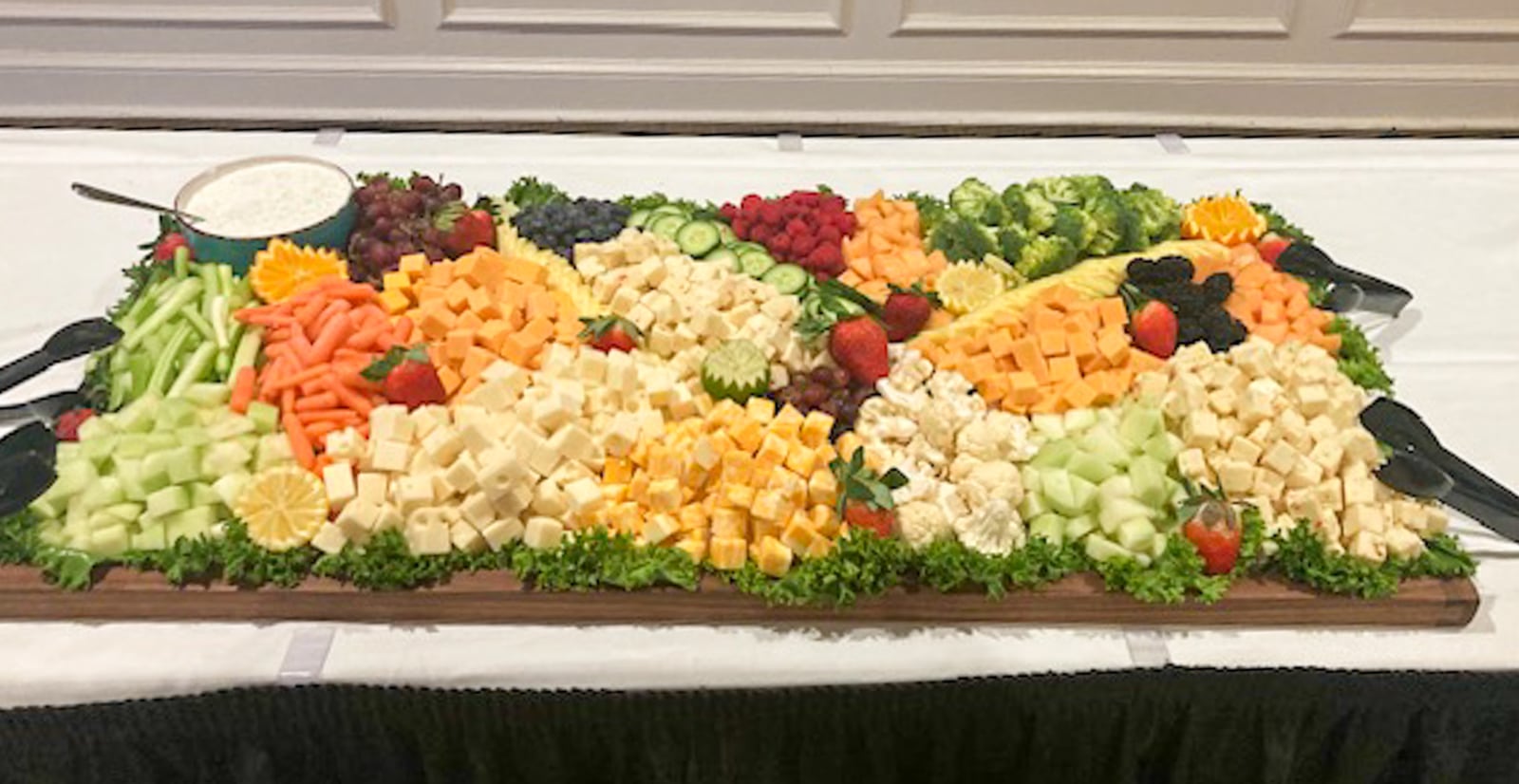 Welcome appetizer at the Walnut Grove Country Club.  RAY MARCANO