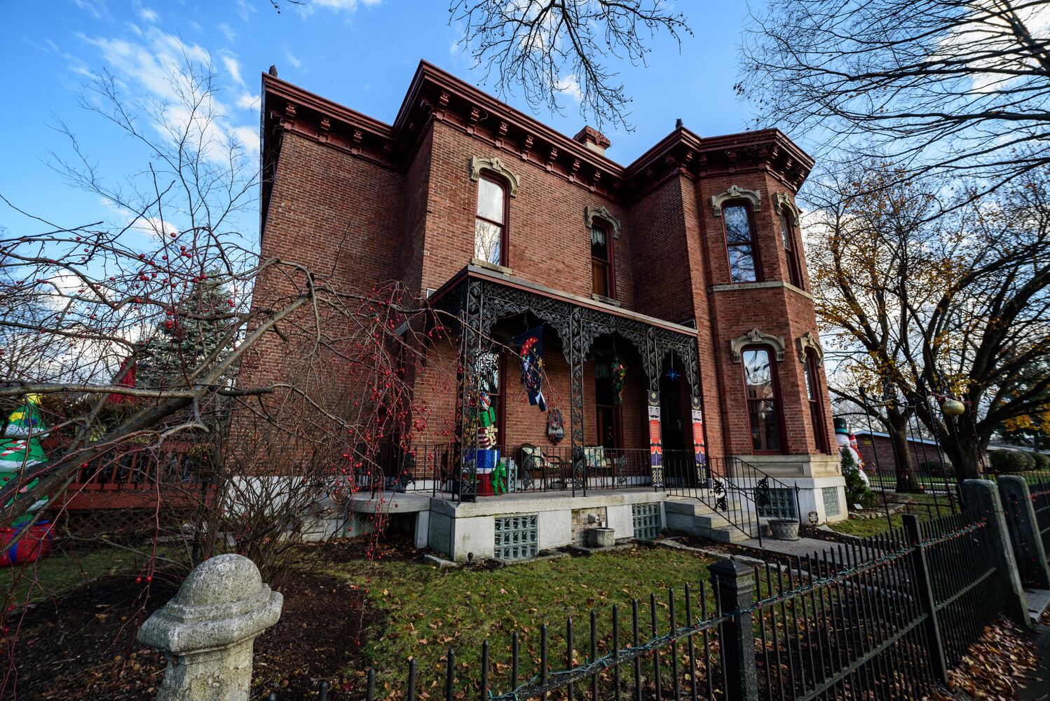 PHOTOS: The Oregon Historic District’s Virtual Grand Holiday Tour of Homes