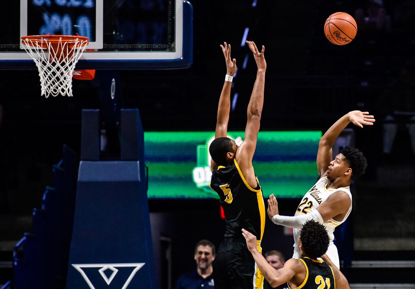 Centerville advances with win over Springfield in D1 Regional basketball semifinal