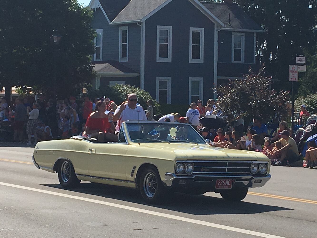 PHOTOS: Thousands flock to Americana Festival for July 4