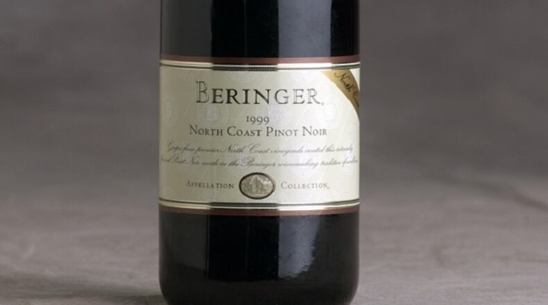 KRT FOOD STORY SLUGGED: WINEWEEK KRT PHOTO BY JAMES F. QUINN/CHICAGO TRIBUNE (May 28) The 1999 Beringer Vineyards North Coast Pinot Noir has been anointed as very good to exceptional. (TB) NC KD 2002 (Vert) (gsb)