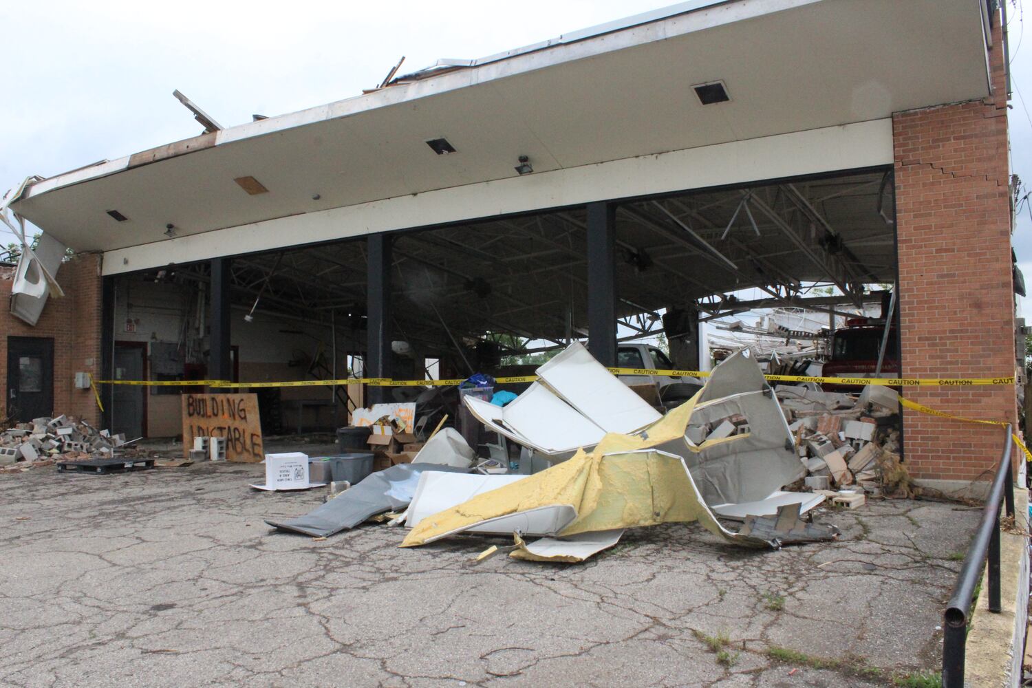 Photos restaurant worker called unsung hero for helping others during Memorial Day tornadoes