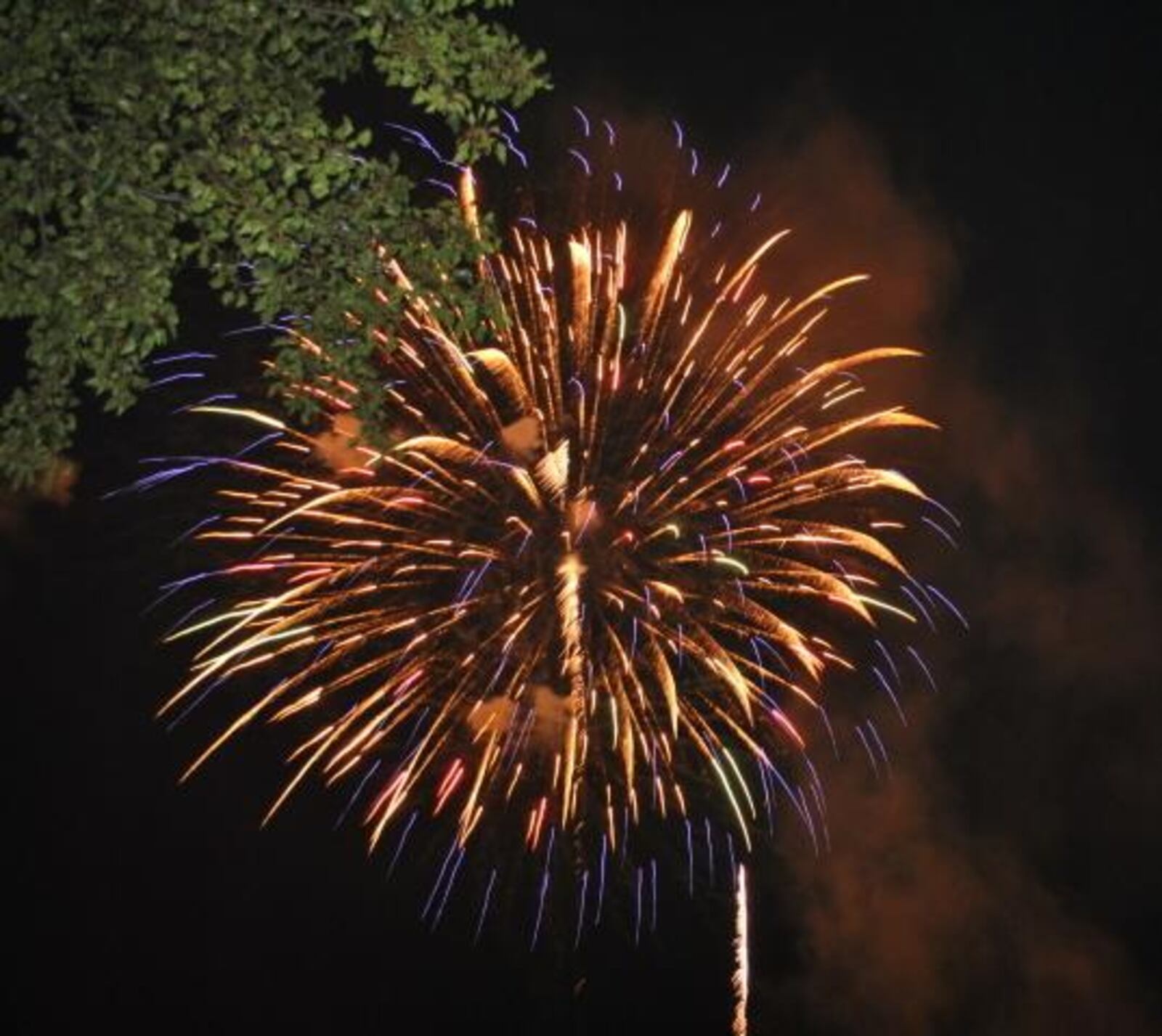 Yellow Springs Fireworks - iW7 pk3814