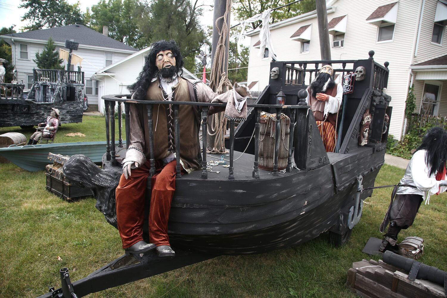PHOTOS: Elaborate Halloween decorations transform Fairborn into the creepiest of communities