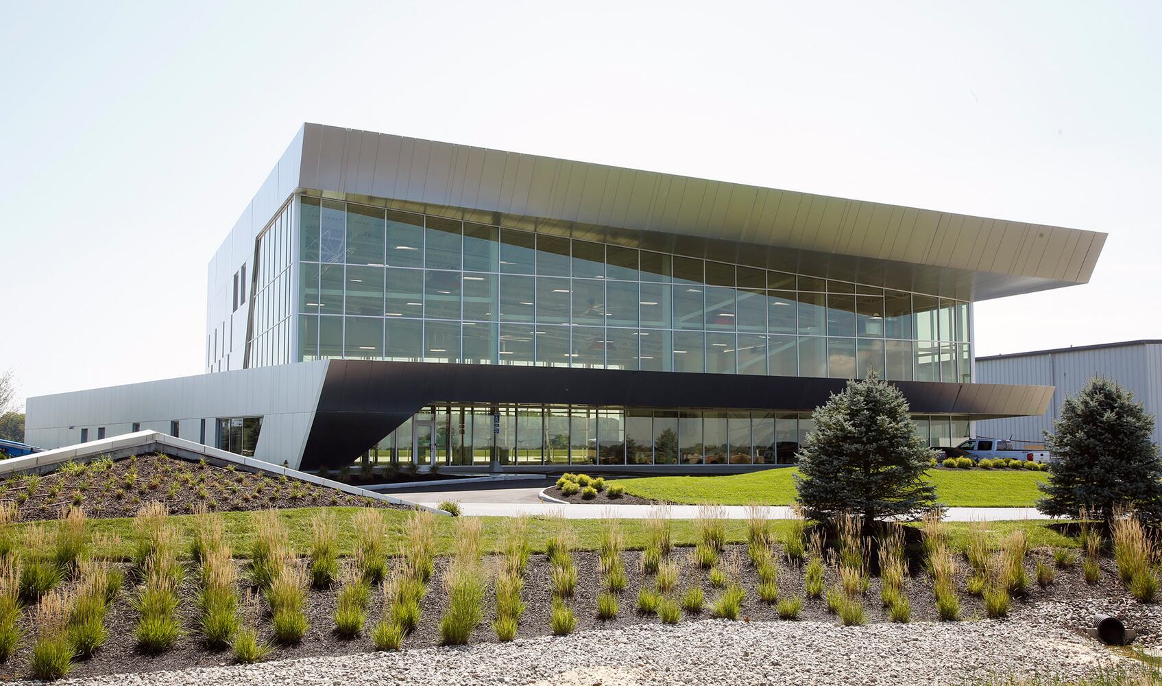 New eye-popping hangar at Dayton-Wright Brothers Airport