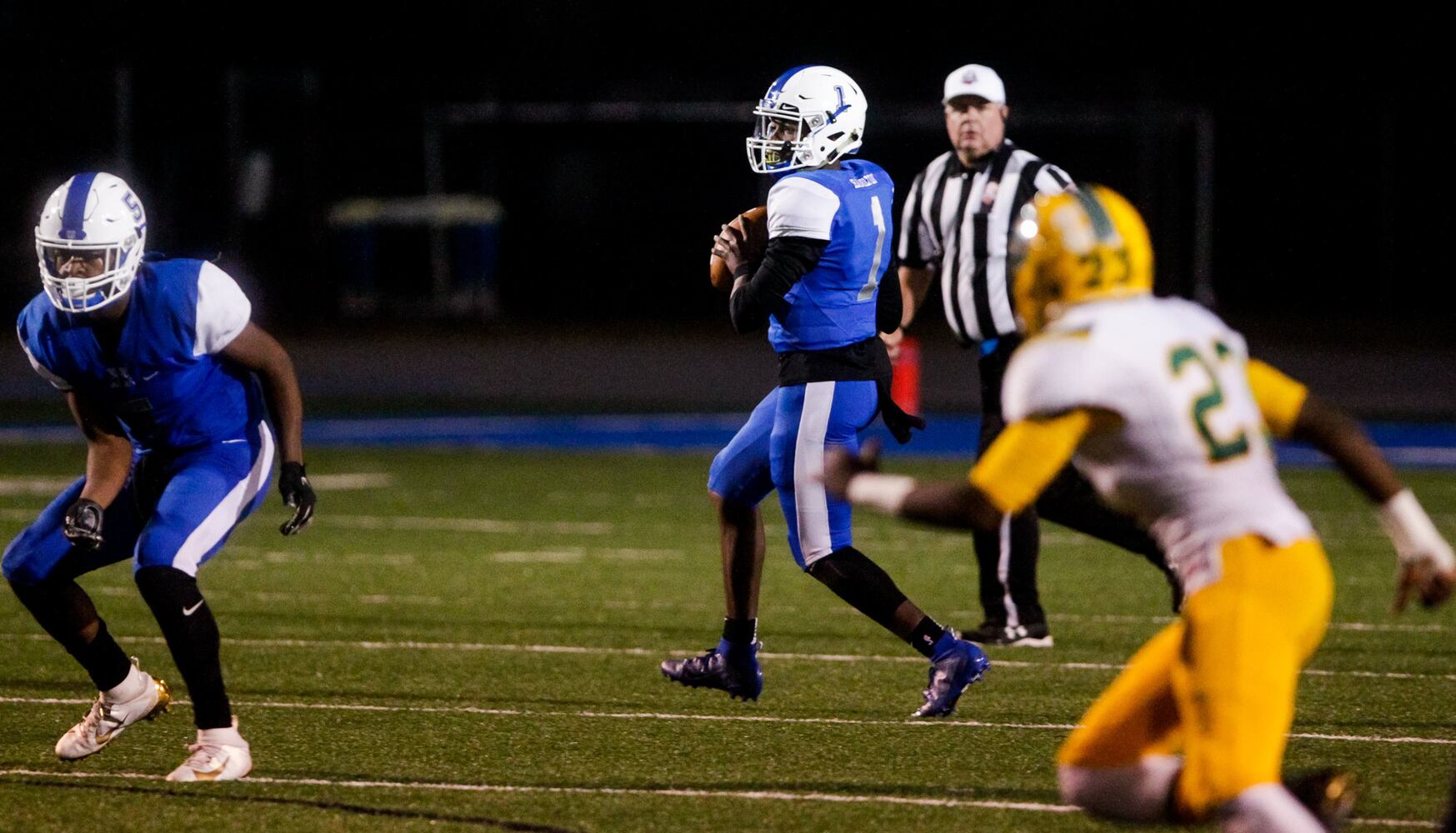 Hamilton Big Blue football beats Sycamore 14-7