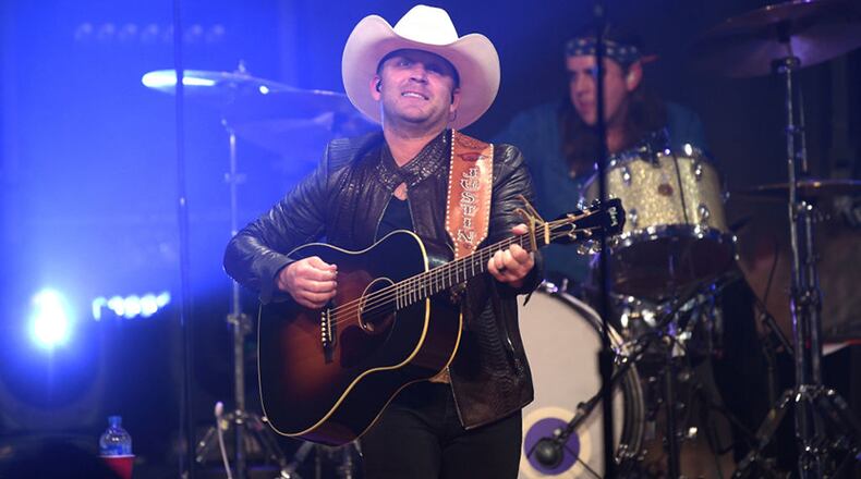 NASHVILLE, TN - MAY 02:  Country artist Justin Moore performs at Ryman Auditorium on May 2, 2018 in Nashville, Tennessee.  (Photo by Jason Kempin/Getty Images)
