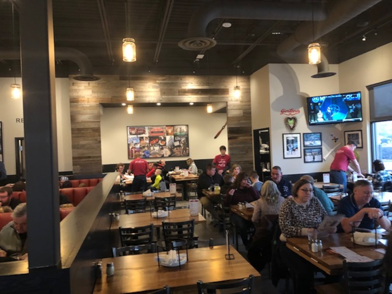 SNEAK PEEK: Take a look inside Giordano’s deep dish pizza restaurant before it opens
