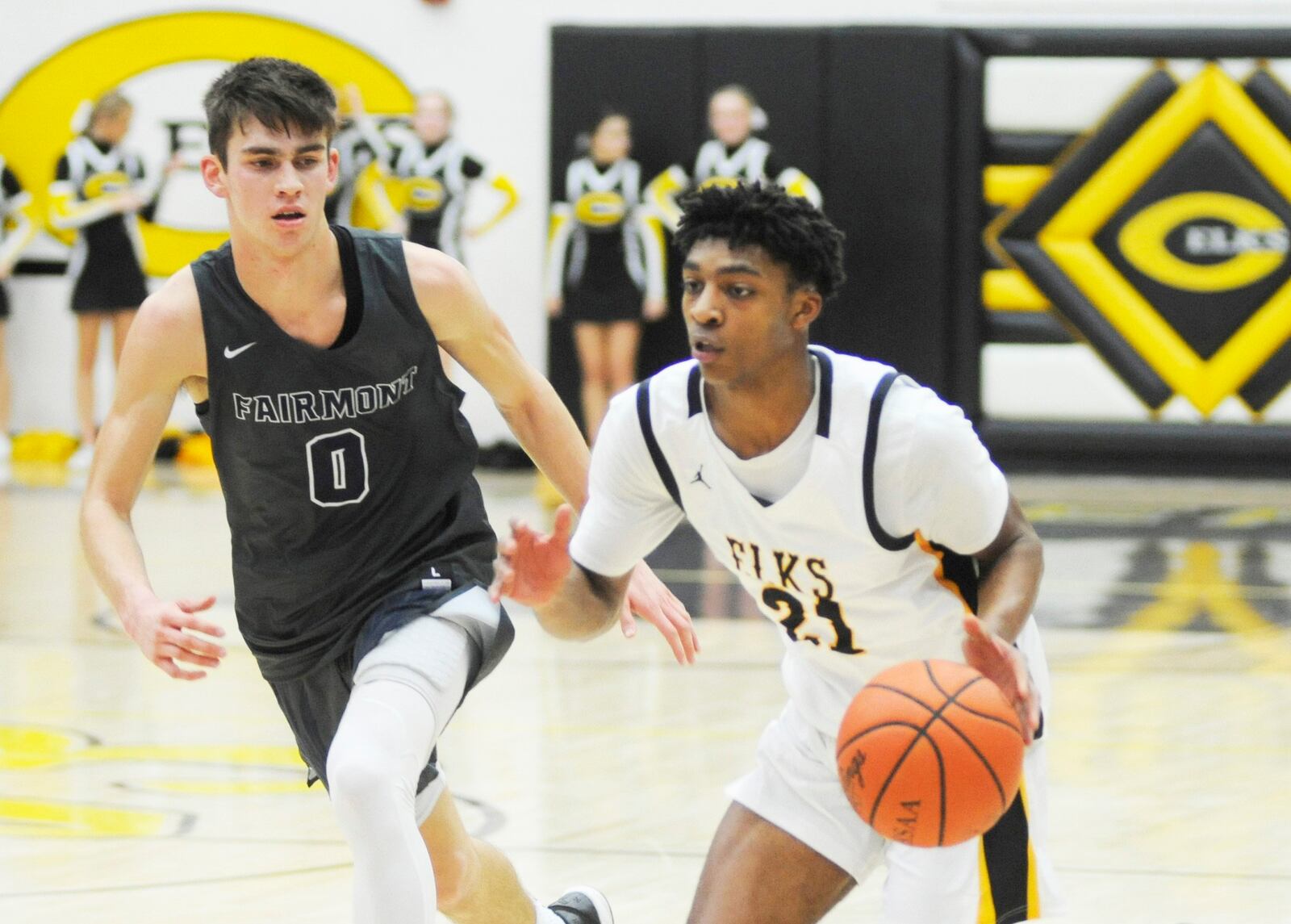Centerville’s Kaleb Mitchell (right) is guarded by Fairmont’s Ryan Hall. Centerville defeated visiting Fairmont 53-50 in a boys high school basketball game on Friday, Dec. 7, 2018. MARC PENDLETON / STAFF