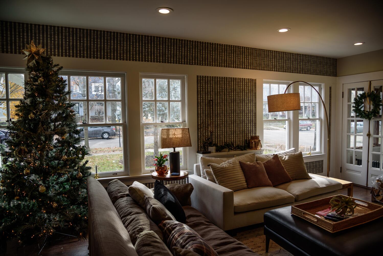 PHOTOS: Inside gorgeous Oakwood homes decorated for its very first  holiday home tour