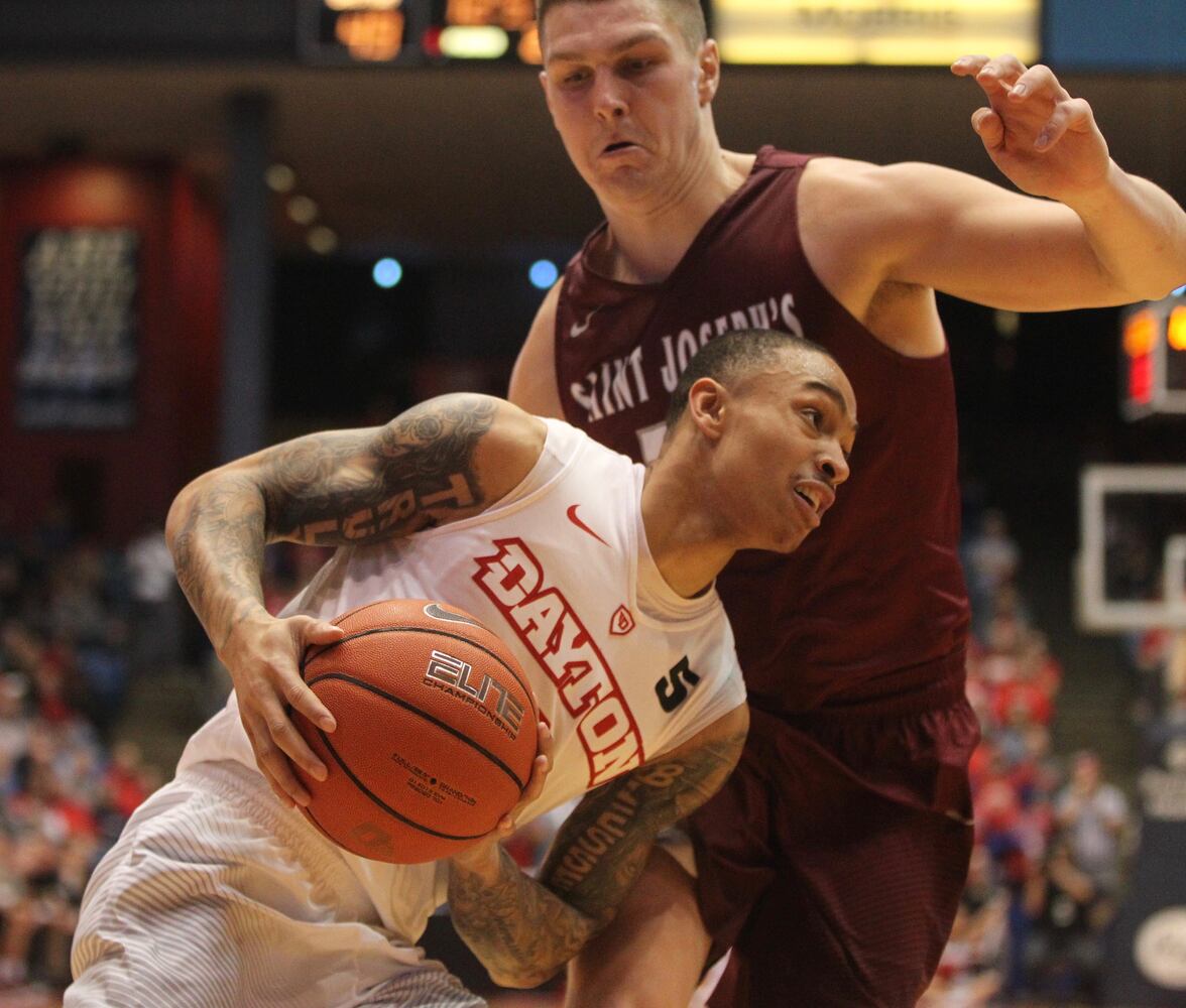 18 photos for 18 wins: Dayton Flyers vs. St. Joseph's