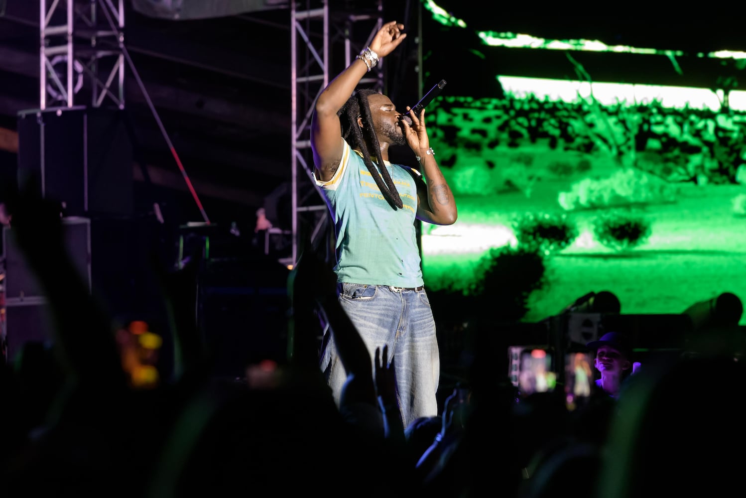 PHOTOS: Carrie Underwood & Shaboozey at the 2025 Voices of America Country Music Fest