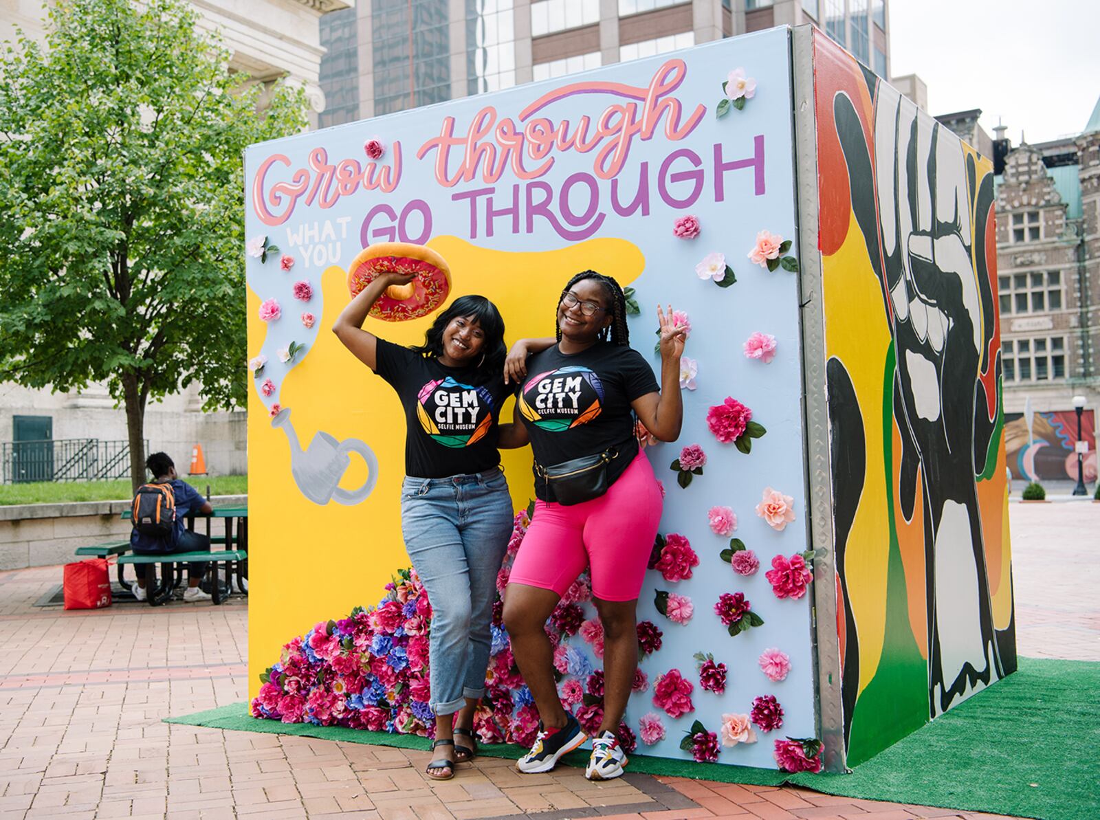 The AES Ohio Summer in the City signature event, Art in the City, returns to downtown Dayton on Saturday, August 6, 2022. Over 300 artists will be stationed around downtown’s core to celebrate the visual and performing arts through performances, demonstrations, hands-on projects, a Juried Art Show, Artisan Market and more.
