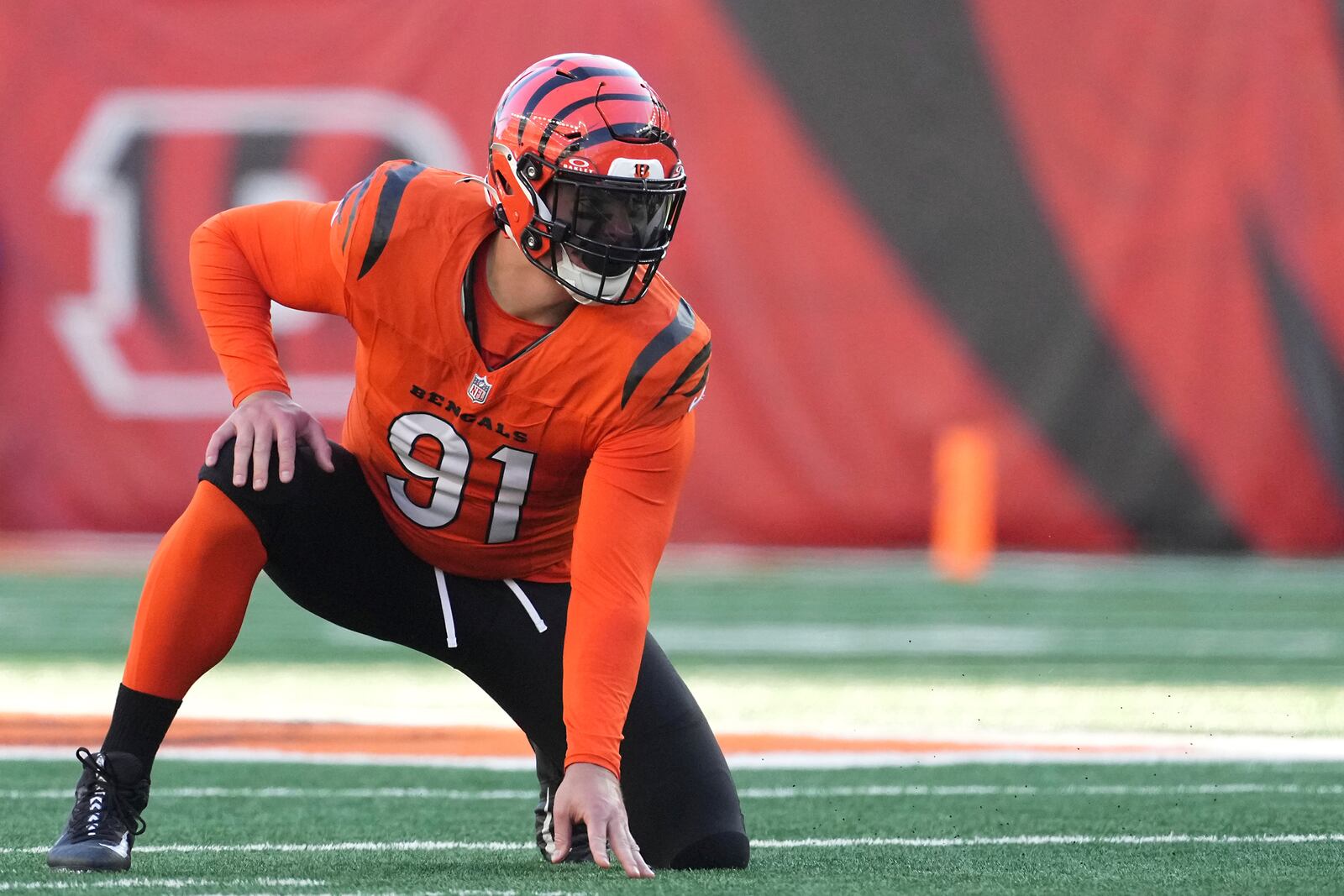 FILE - Cincinnati Bengals defensive end Trey Hendrickson gets set for a snap during the first half of an NFL football game against the Pittsburgh Steelers, Sunday, Dec. 1, 2024, in Cincinnati. (AP Photo/Kareem Elgazzar, File)