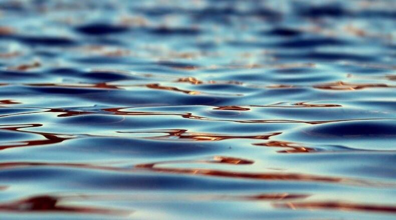 An Alabama boat company is offering free charter cruises to health care workers and their families.