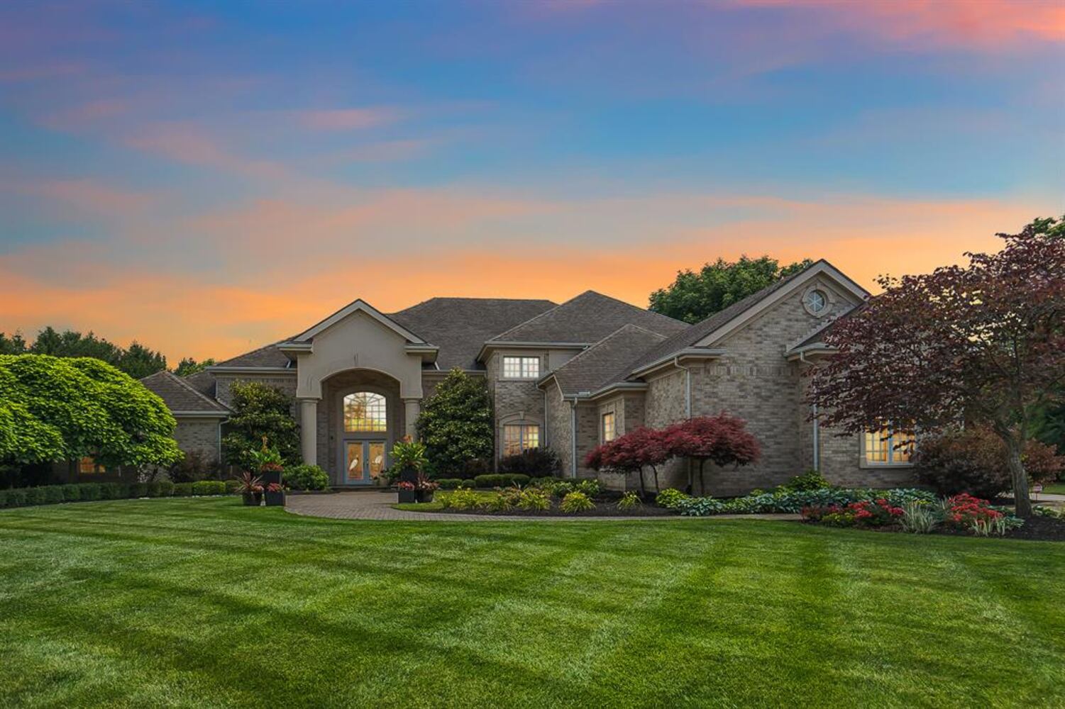 Photos: $1M luxury home listed has waterfall, swimming pool and kitchen to die for