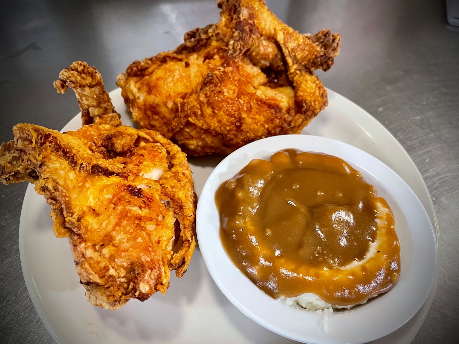 The Mel-O-Dee Restaurant in New Carlisle offers Broaster chicken. NATALIE JONES/STAFF