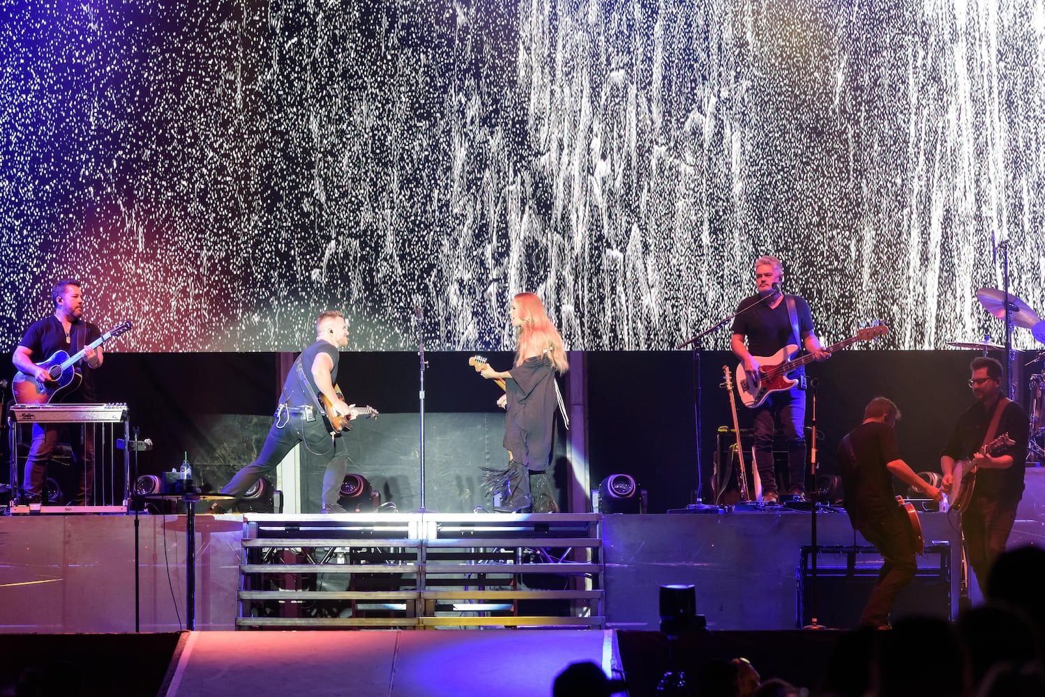 PHOTOS: Carrie Underwood & Shaboozey at the 2025 Voices of America Country Music Fest