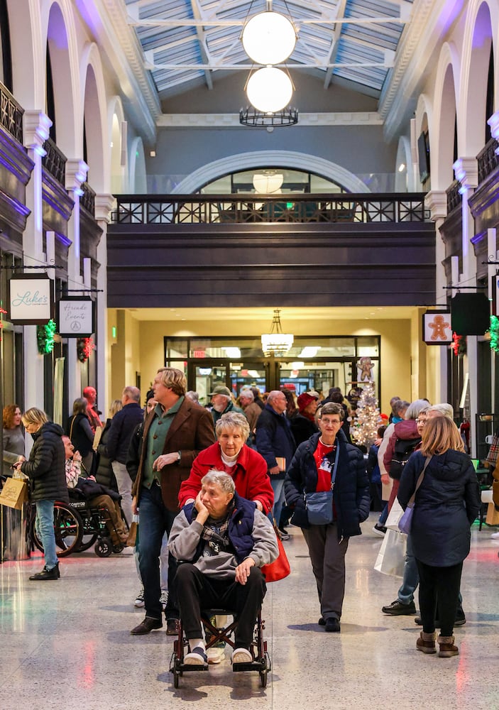 DDN 121125 Holly Days Dayton Arcade