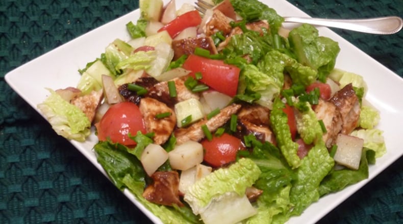 Barbecued Chicken Salad (Linda Gassenheimer/TNS)