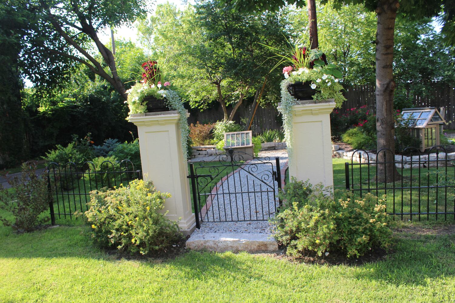 Tobin Denney's spectacular, not so secret St. Anne's garden