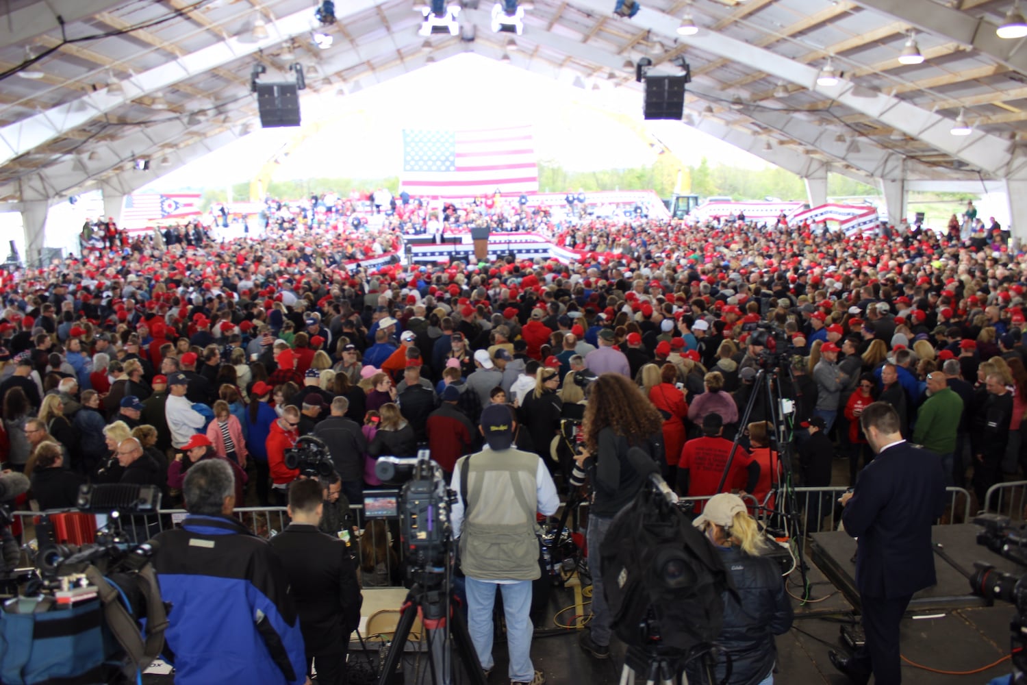 Lines form for tonight’s Trump rally in Warren County