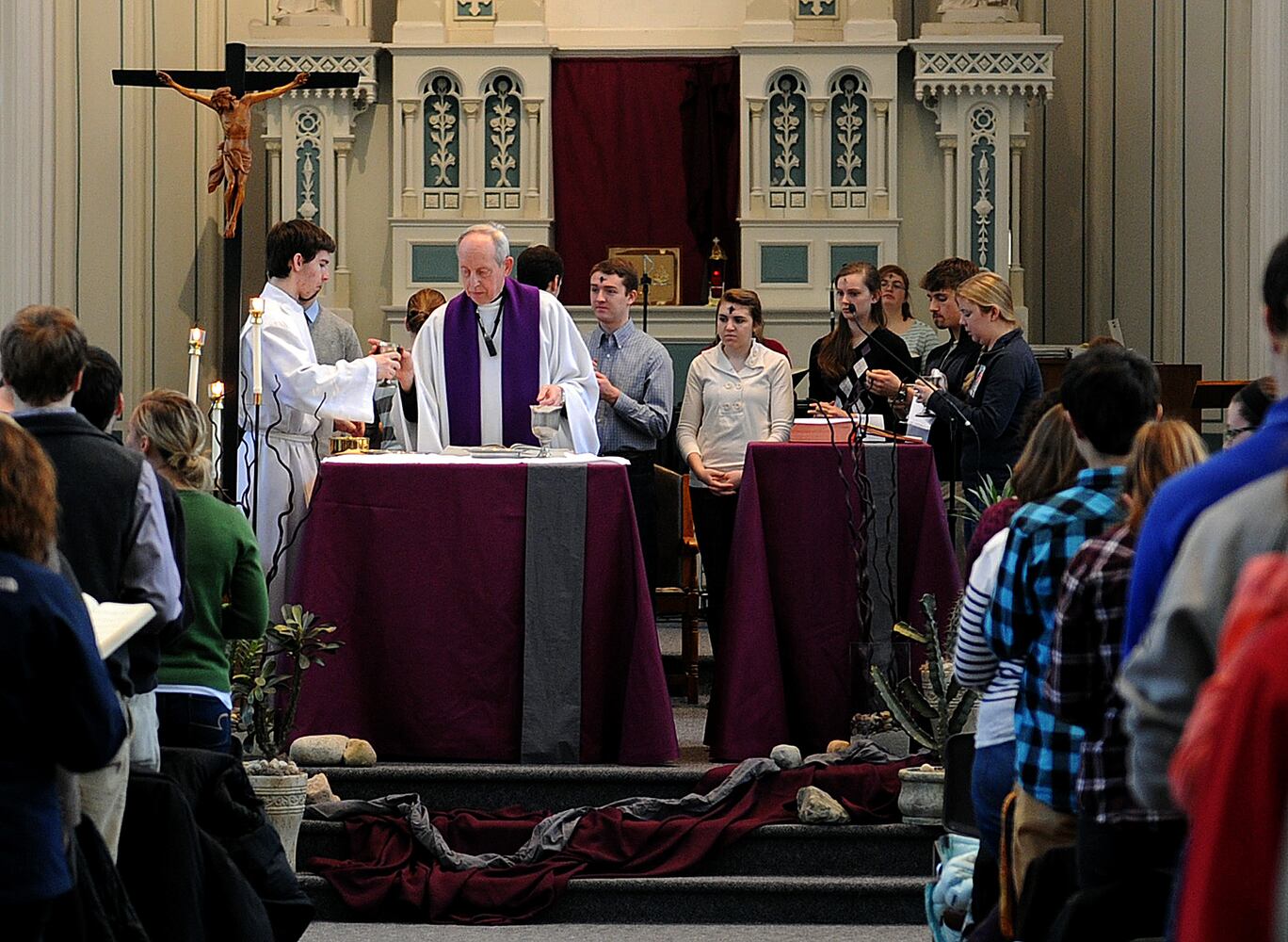 Ash Wednesday mass at UD