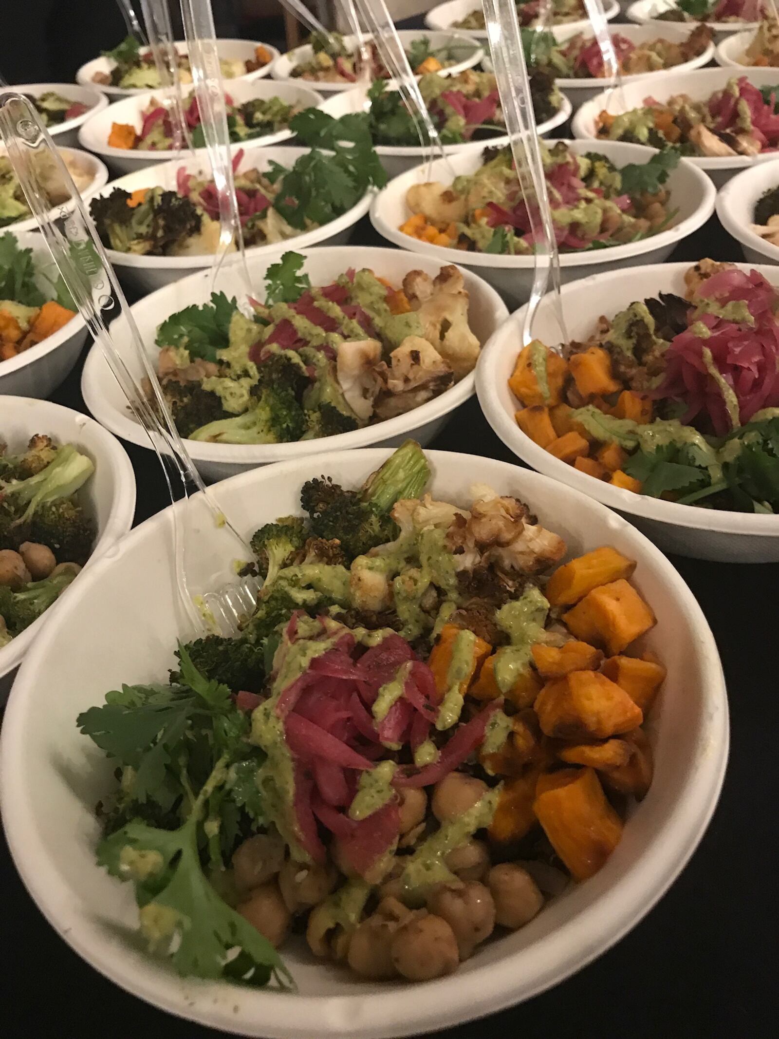 To launch the new menu, Piada hosted its first ever Taste Tour, giving Piada’s biggest fans around the nation the opportunity to taste the new fall and winter menu before anyone else. We tried the new Harvest Grain & Apple Salad, Mediterranean Power Bowl, Porchetta Sandwich and Blood Orange Pomegranate Tea at the Dayton Taste Tour stop at Speakeasy Yoga.