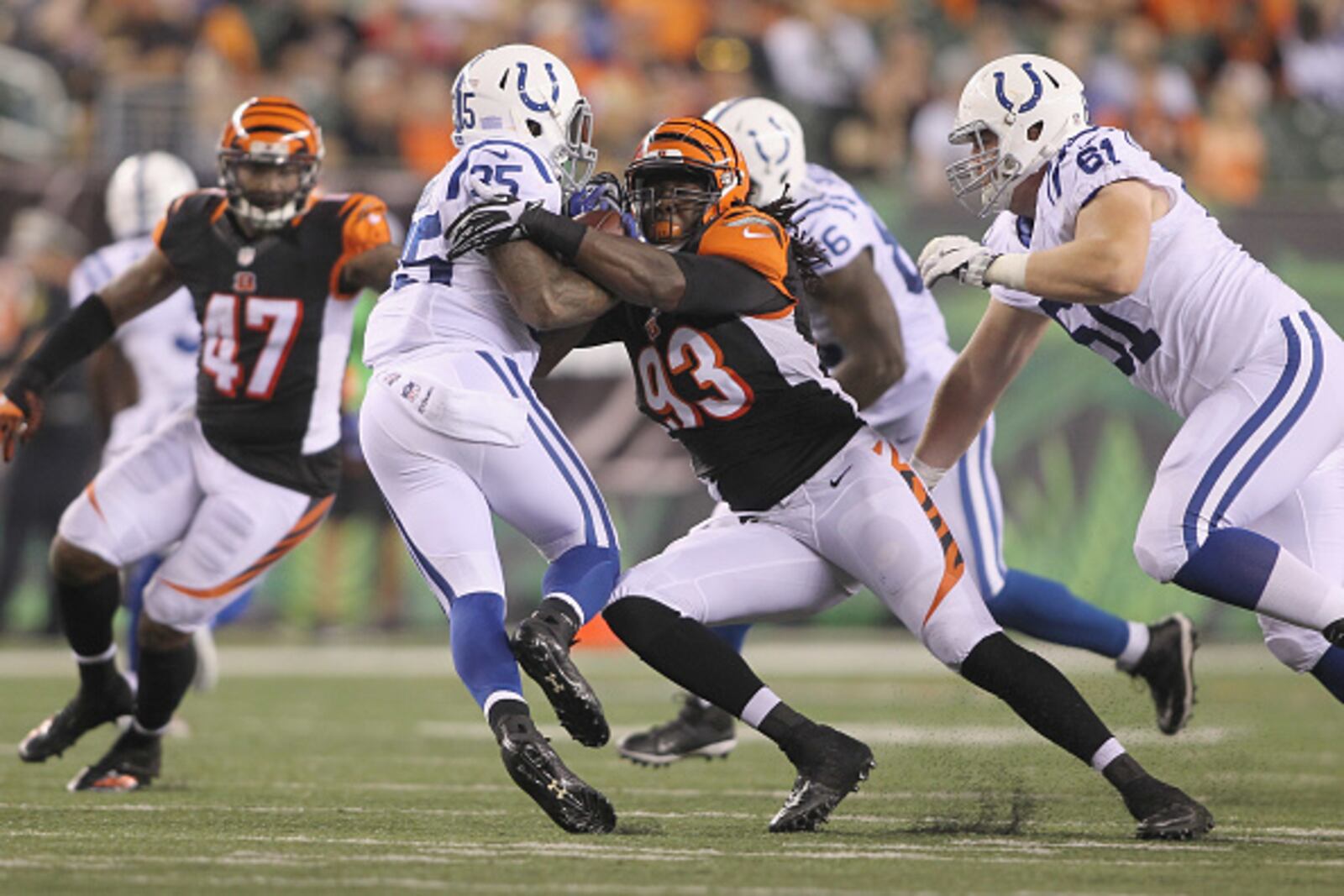 CINCINNATI, OH - SEPTEMBER 01: Stevan Ridley #35 of the Indianapolis Colts runs the football upfield against Will Clarke #93 of the Cincinnati Bengals at Paul Brown Stadium on September 1, 2016 in Cincinnati, Ohio. The Colts defeated the Bengals 13-10. (Photo by John Grieshop/Getty Images)