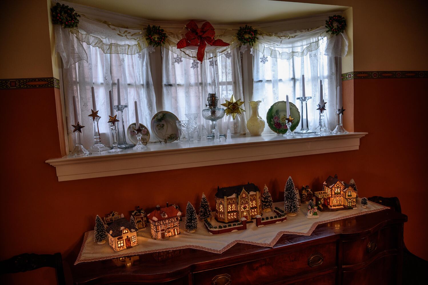 PHOTOS: Inside gorgeous Oakwood homes decorated for its very first  holiday home tour