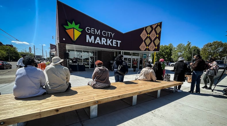 Attest BioSciences of North Hampton, Ohio has partnered with the Gem City Market grocery store wellness program in Dayton to provide COVID-19 vaccinations and PCR testing.