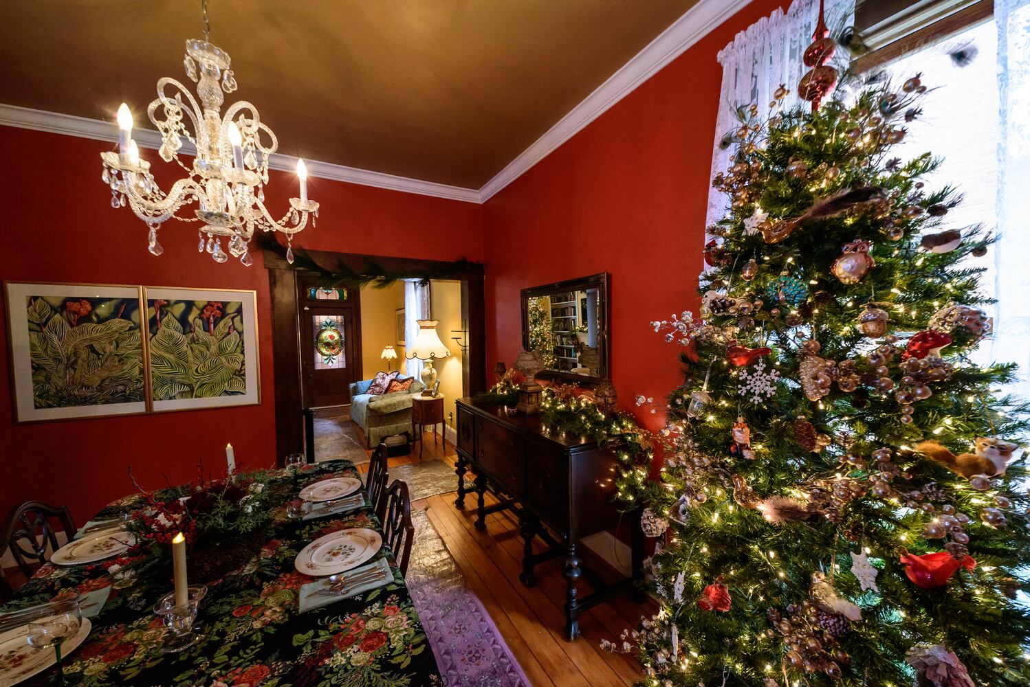 PHOTOS: A Dickens of a Christmas St. Anne’s Hill Holiday Home Tour