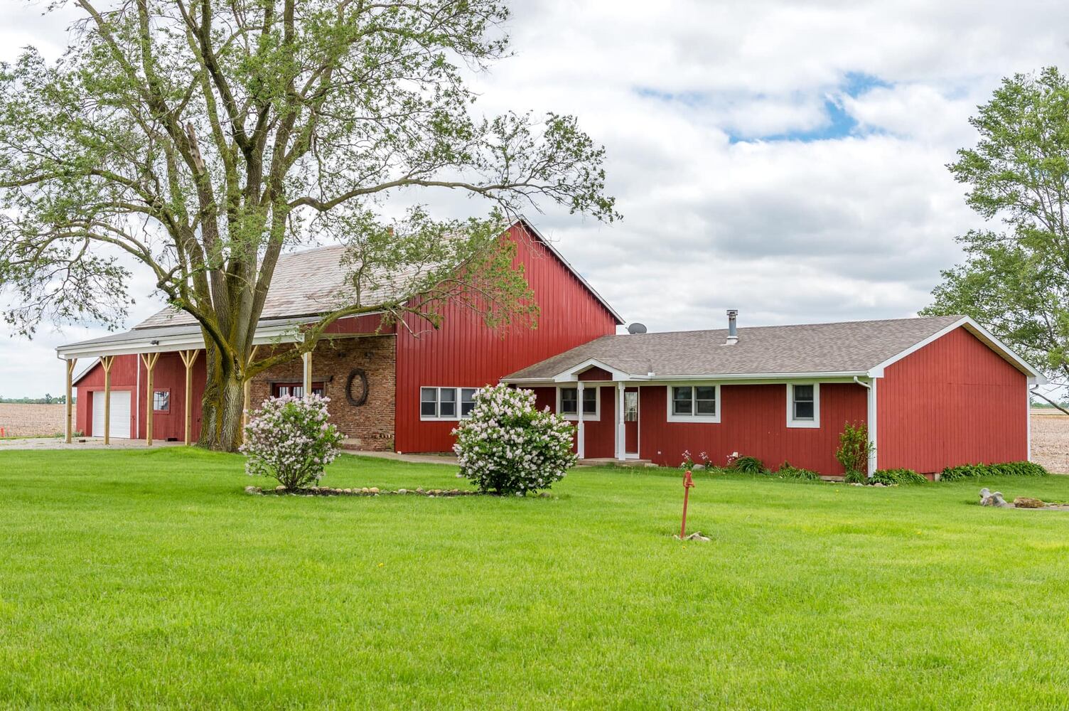 PHOTOS: Converted barn in the country is a farmhouse dream come true