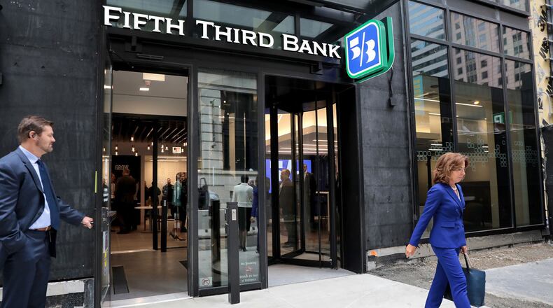 The Fifth Third Bank flagship on the renovated ground floor of Willis Tower in Chicago, June 17, 2019. (Antonio Perez/Chicago Tribune/TNS)