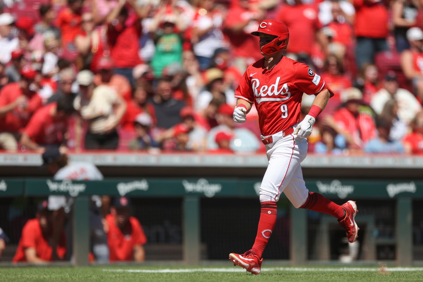 McCoy: Reds beat Cards 7-4 to avoid second straight series sweep