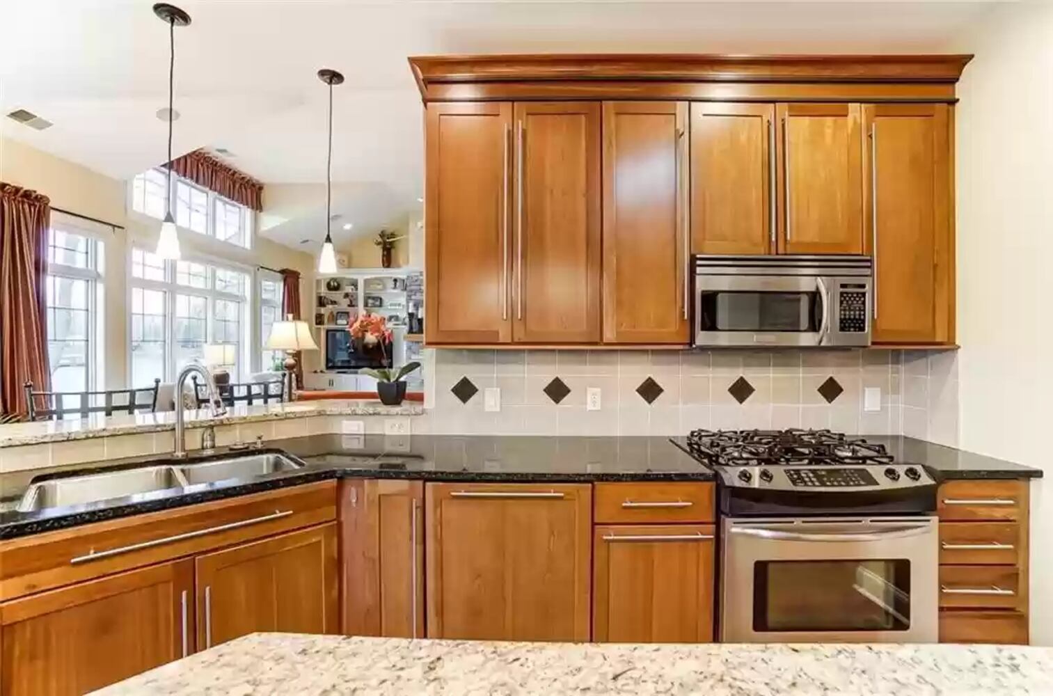 PHOTOS: $1M luxury home has views of Lakengren lake