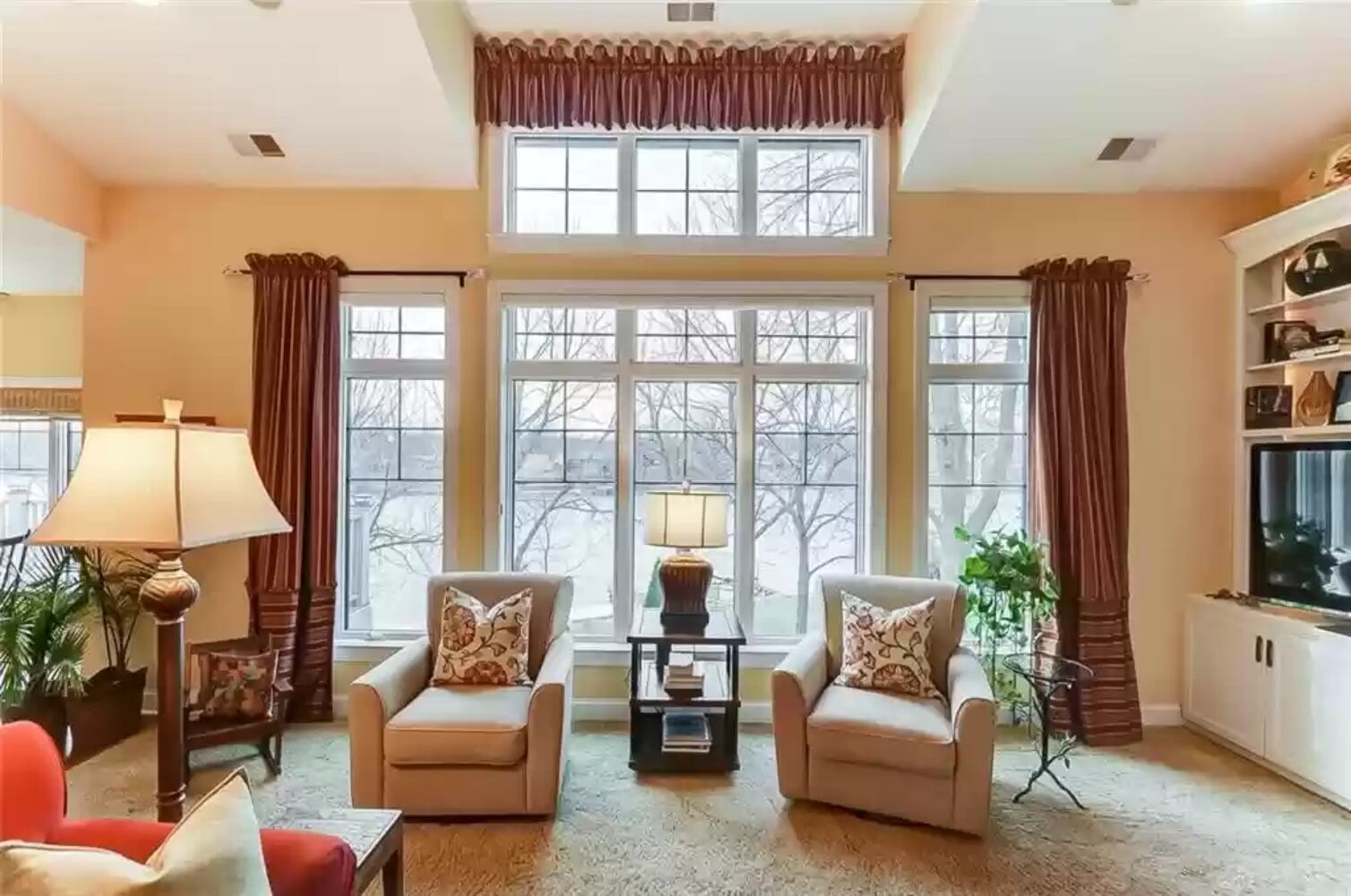 PHOTOS: $1M luxury home has views of Lakengren lake